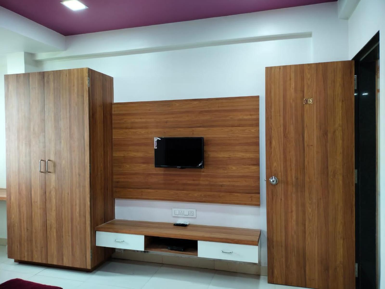 Hotel Shreejay Mahād Kültér fotó